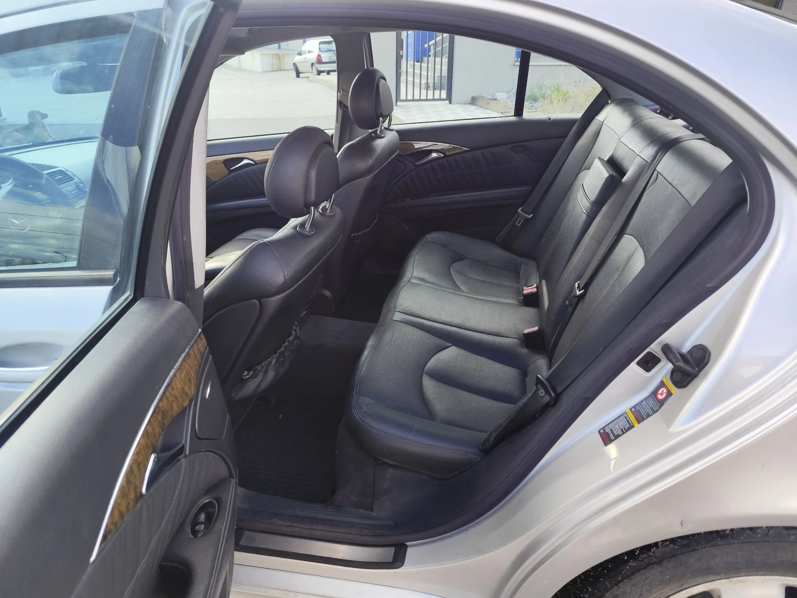 Mercedes-Benz E 220  - изображение 7