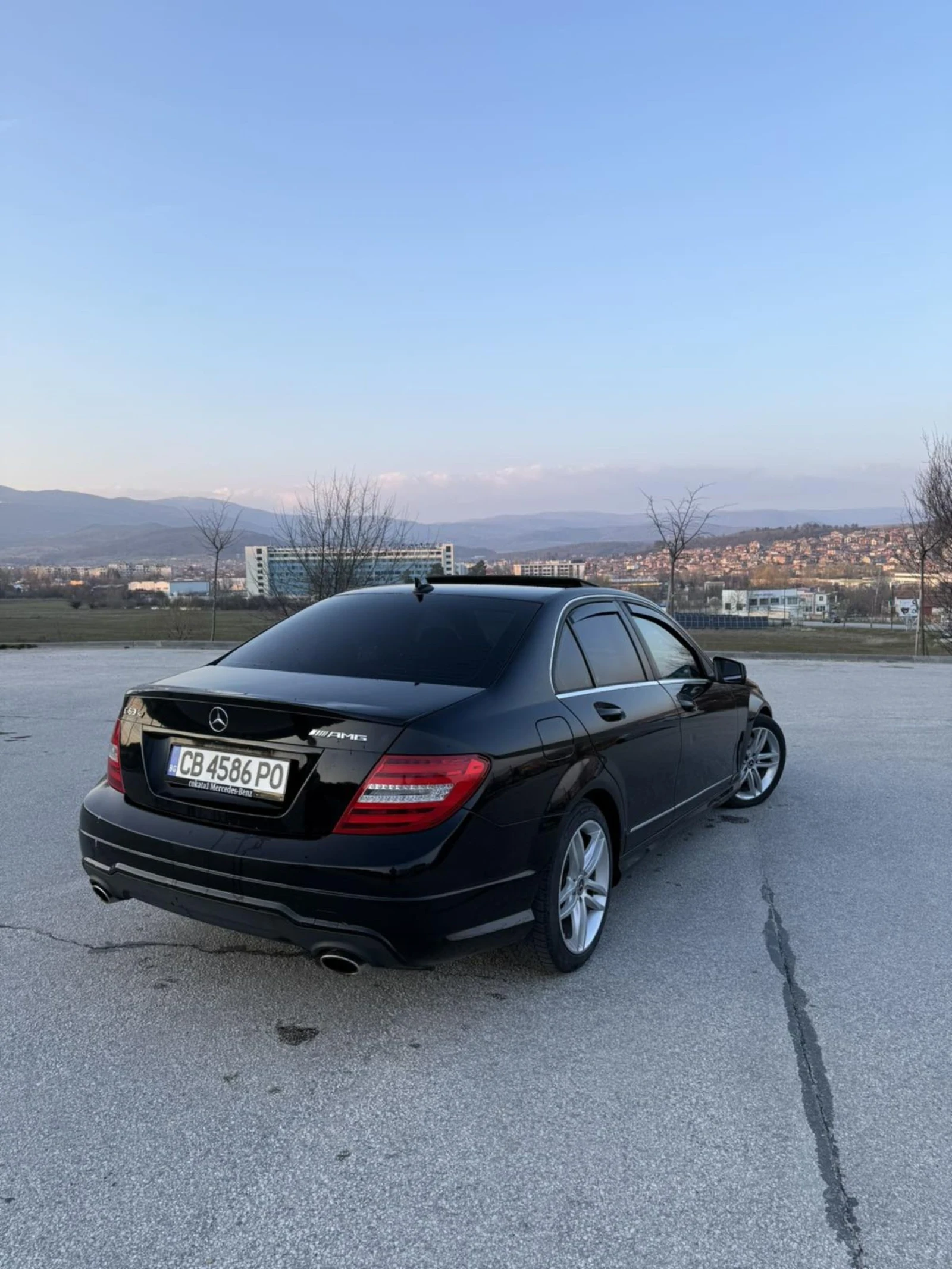 Mercedes-Benz C 300 AMG, 306hp, Harman Kardon, КАСКО, ПАНОРАМА, снимка 5 - Автомобили и джипове - 53644526