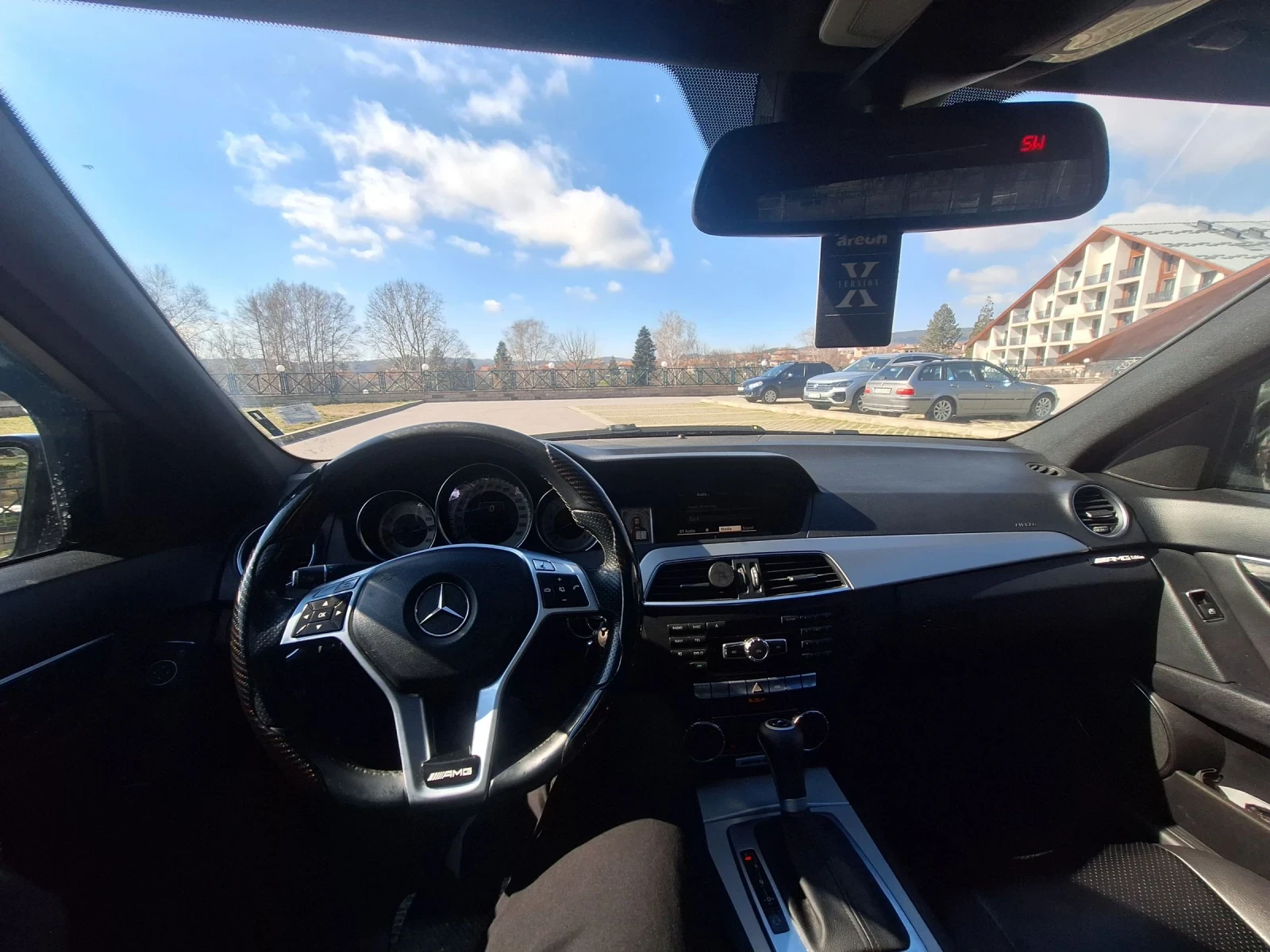 Mercedes-Benz C 350 AMG, 306hp, Harman Kardon, КАСКО, ПАНОРАМА, снимка 16 - Автомобили и джипове - 53644526