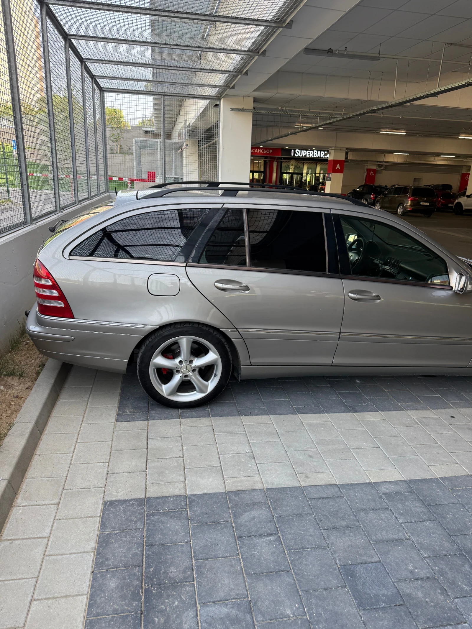 Mercedes-Benz C 220, снимка 12 - Автомобили и джипове - 53803571