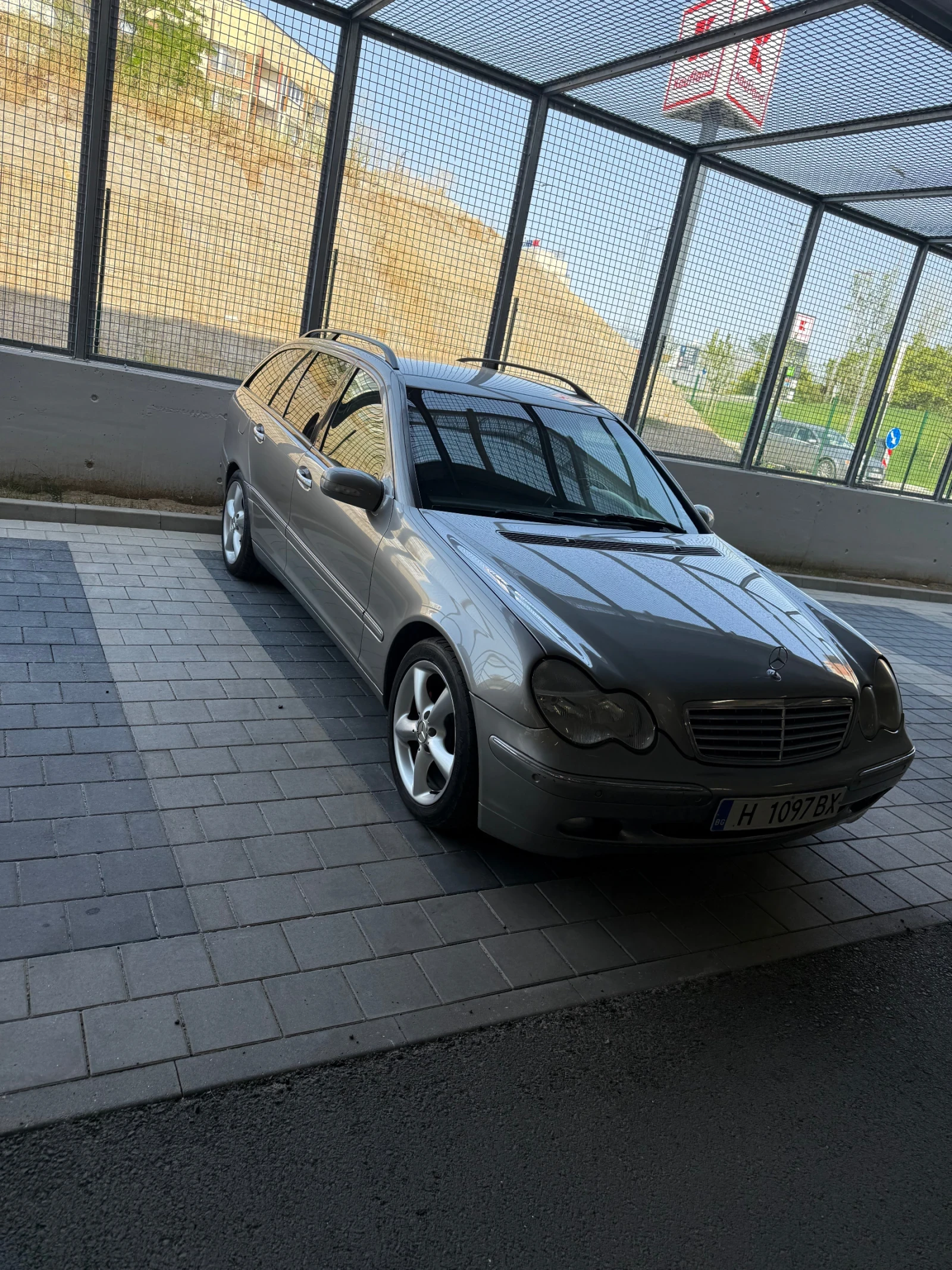Mercedes-Benz C 220, снимка 13 - Автомобили и джипове - 53803571