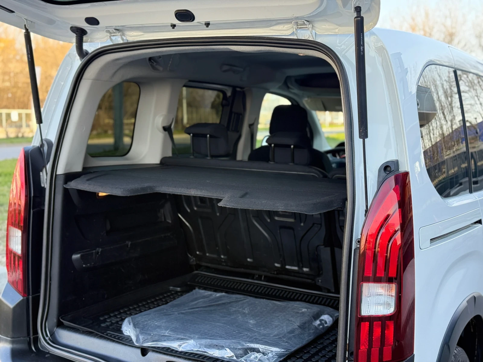 Peugeot Rifter 130hp* ���������* MY21* ALLURE CROSS* 124.000km* F | Mobile.bg � ����������� 17