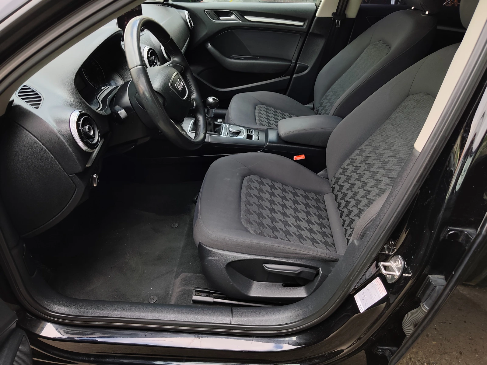 Audi A3 1.6TDI, снимка 11 - Автомобили и джипове - 54148662