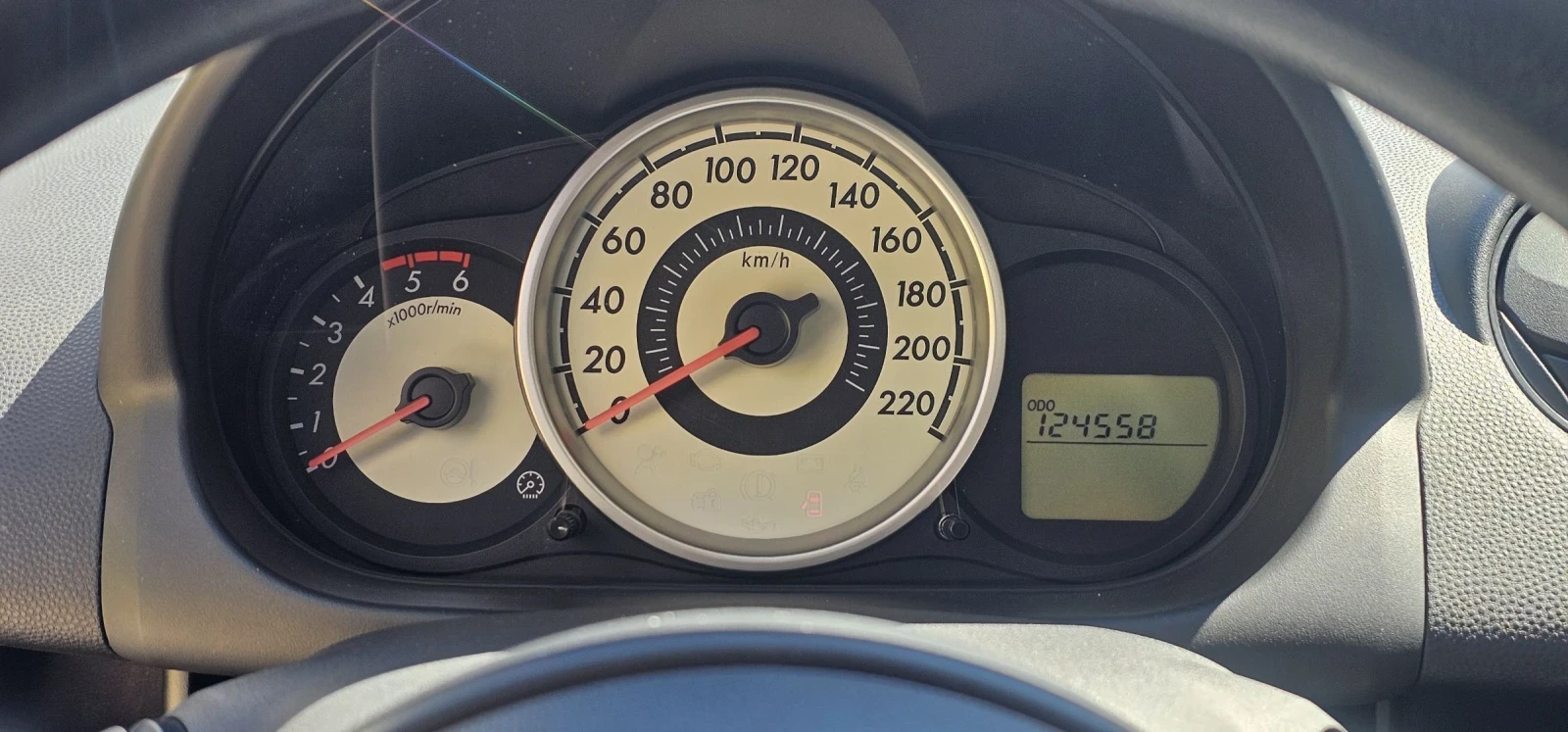 Mazda 2 1.4 hdi, снимка 11 - Автомобили и джипове - 54328152