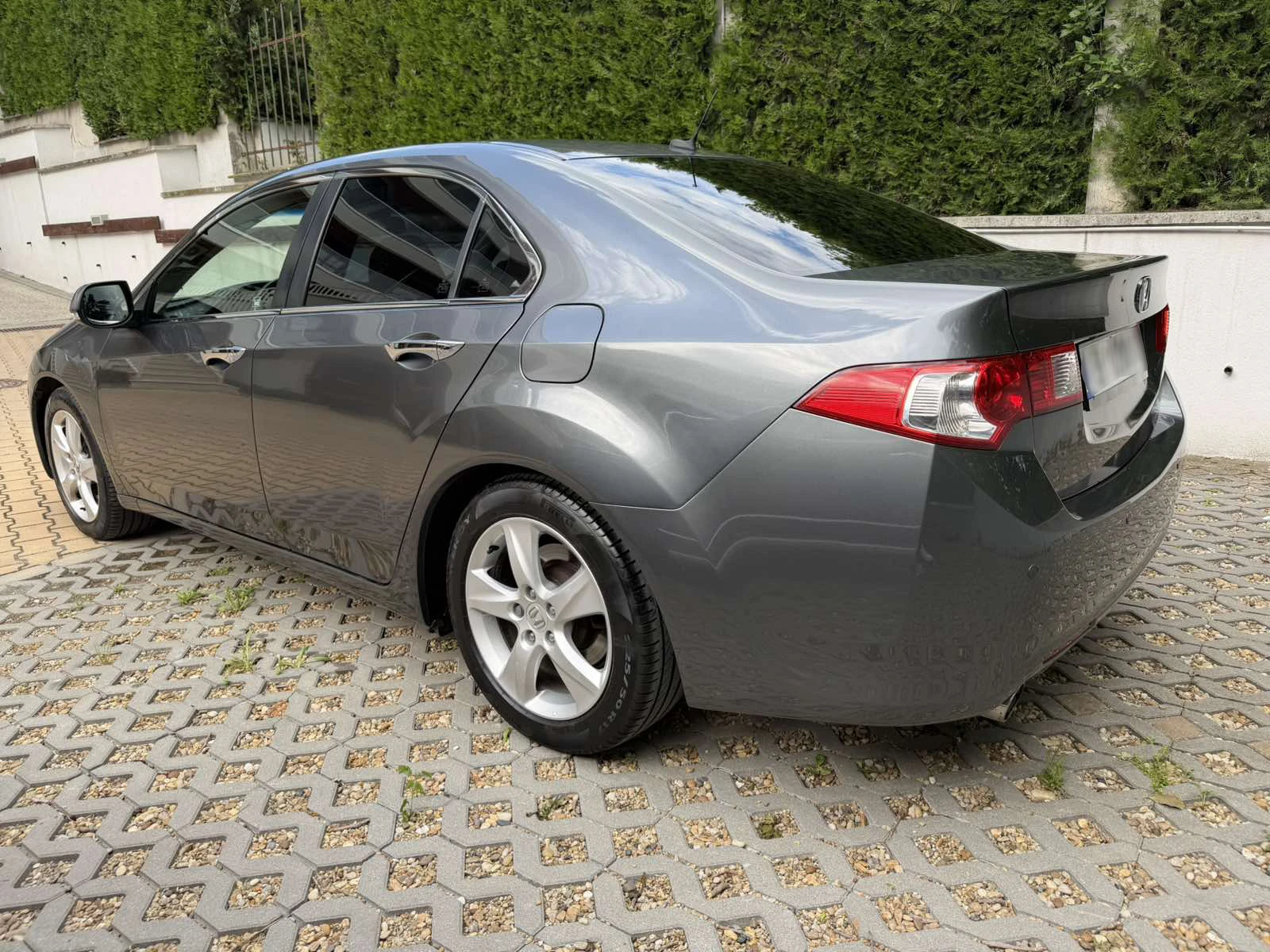 Honda Accord 2.4 i-VTEC, снимка 3 - Автомобили и джипове - 54703923