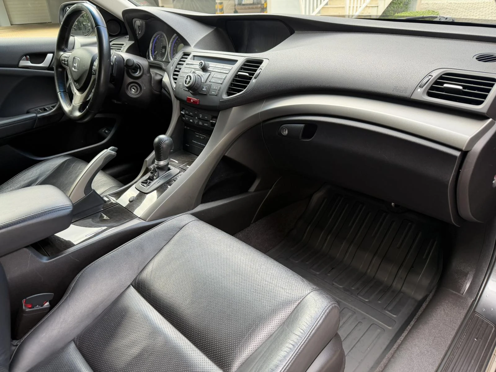 Honda Accord 2.4 i-VTEC, снимка 9 - Автомобили и джипове - 54703923