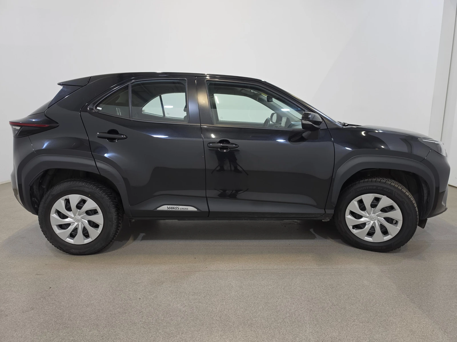 Toyota Yaris Cross 1.5 VVT-I Hybrid Dynamic, снимка 4 - Автомобили и джипове - 55390724