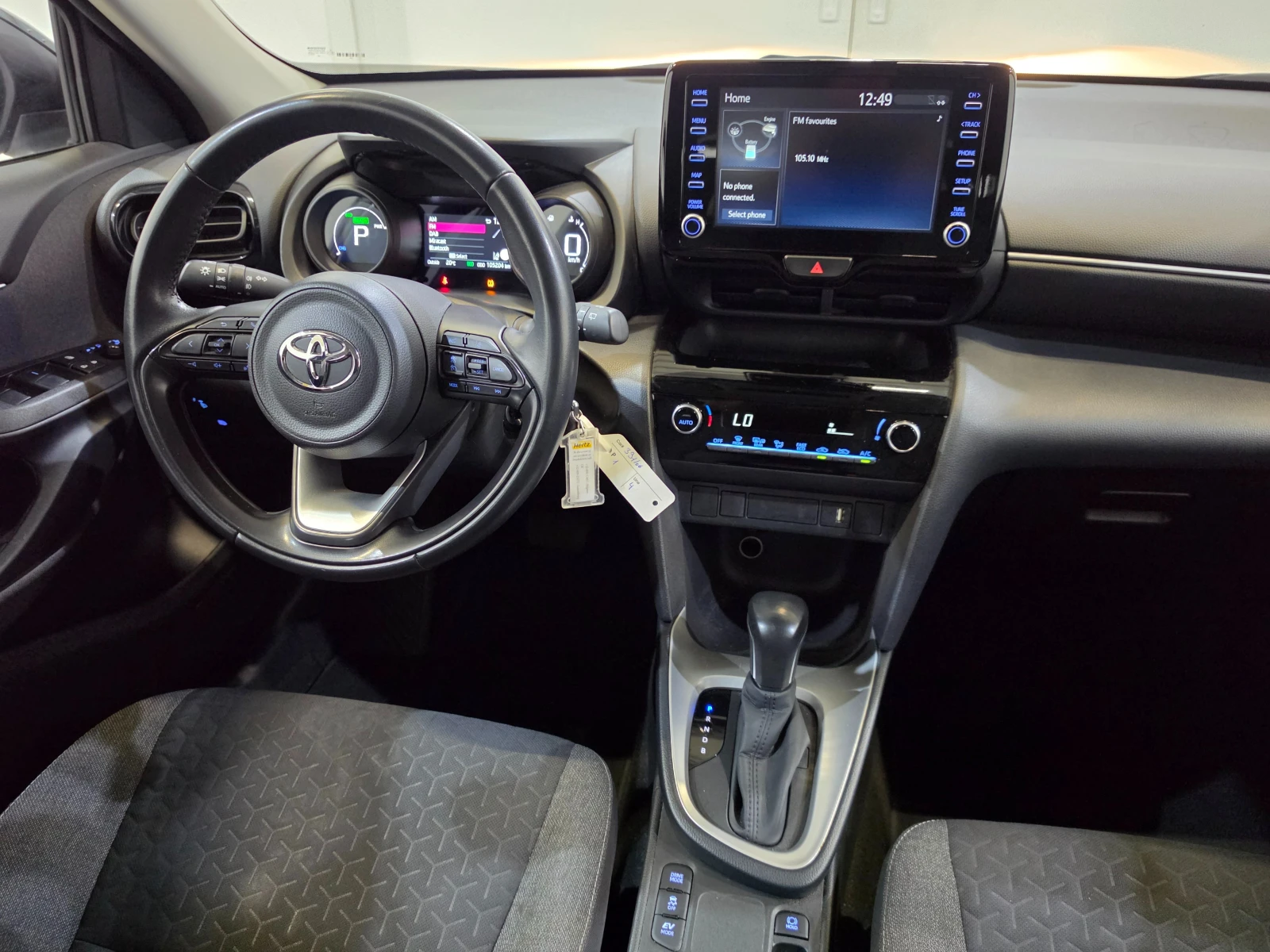Toyota Yaris Cross 1.5 VVT-I Hybrid Dynamic, снимка 11 - Автомобили и джипове - 55390724