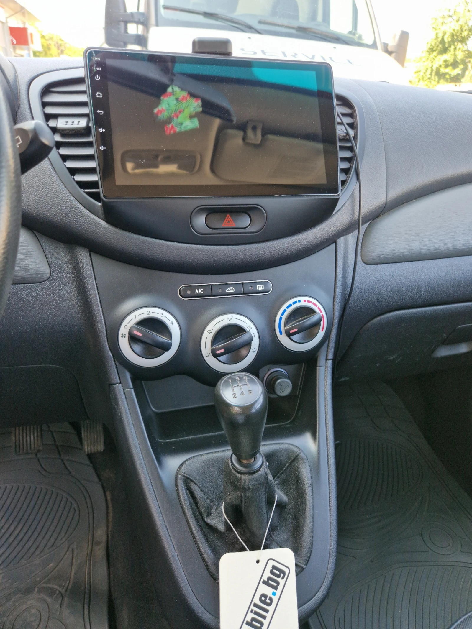 Hyundai I10 1.1i 132000км!!!КЛИМАТИК!НАВИ!, снимка 13 - Автомобили и джипове - 55480409