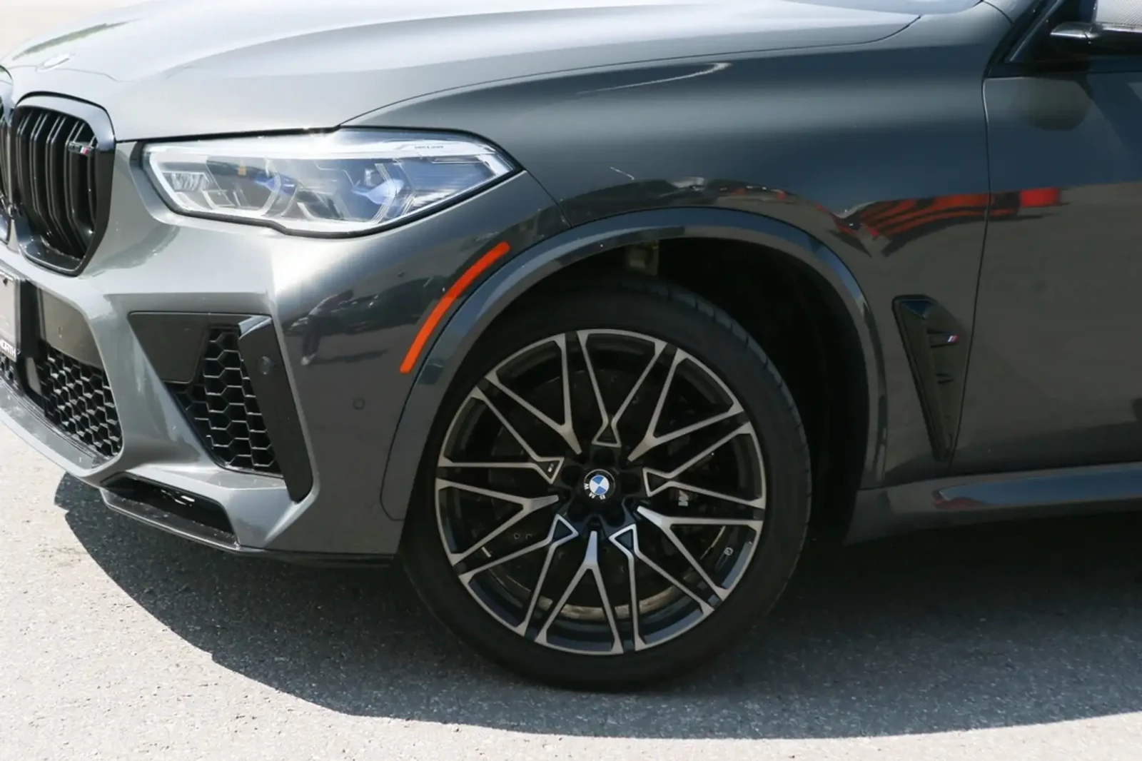 BMW X5M COMPETITION 617 HP TWIN-TURBO V8 EXECUTIVE LUXUR, снимка 8 - Автомобили и джипове - 55655052