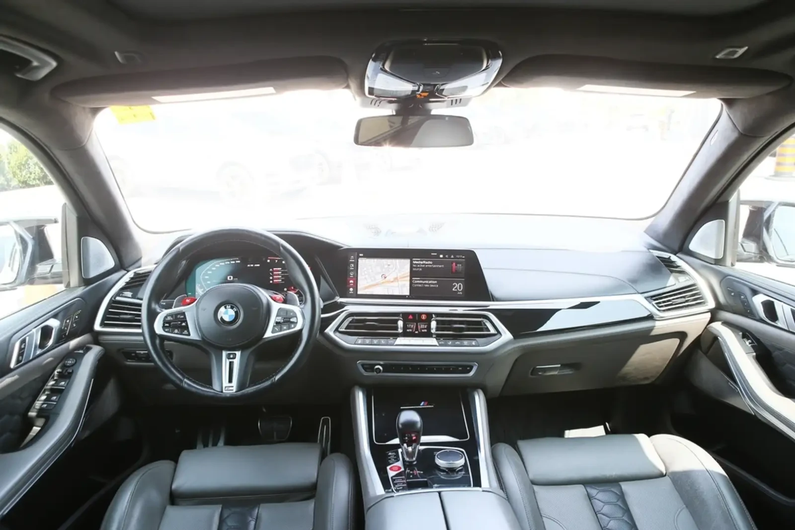 BMW X5M COMPETITION 617 HP TWIN-TURBO V8 EXECUTIVE LUXUR, снимка 14 - Автомобили и джипове - 55655052