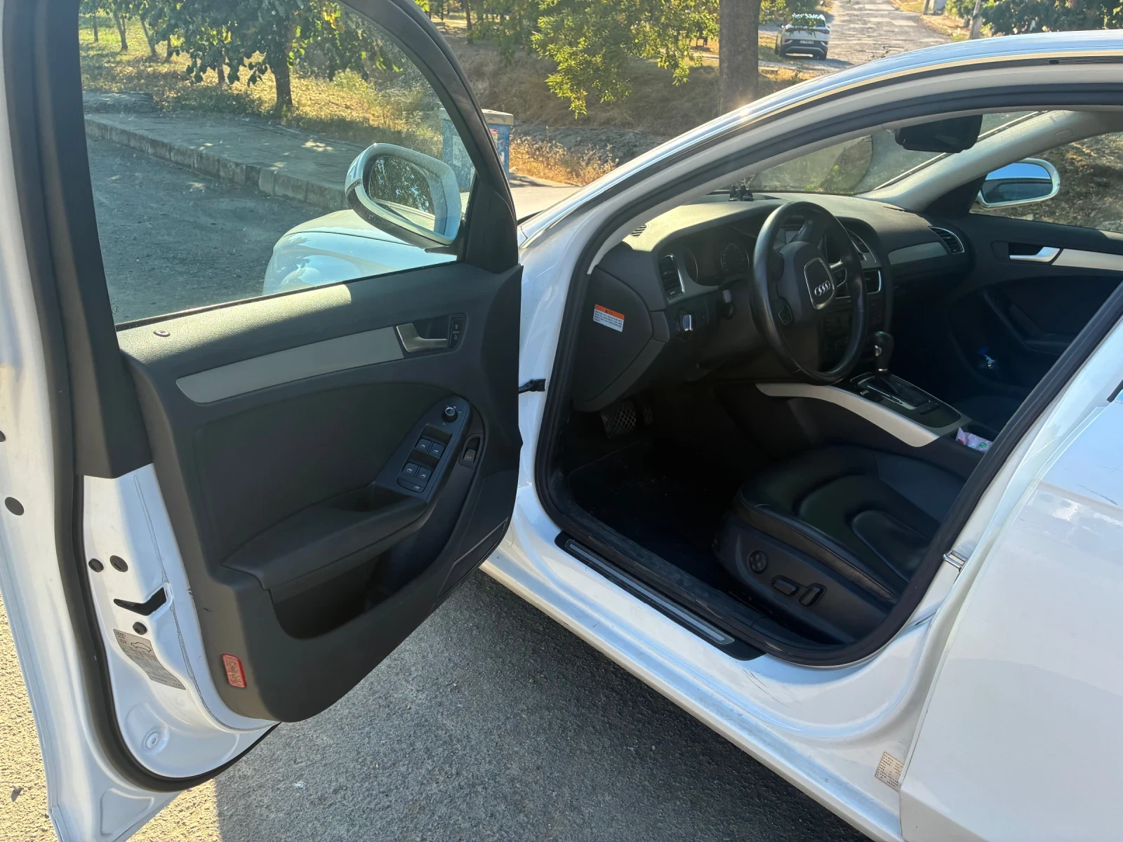 Audi A4 Реална година и км. от Корея, снимка 5 - Автомобили и джипове - 55709187