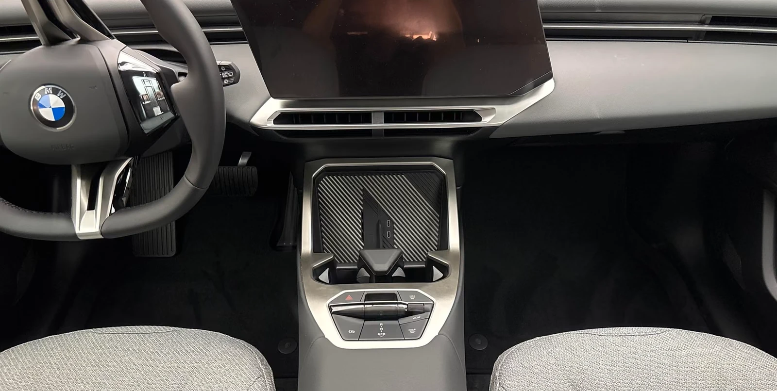 BMW iX3 40* LED* CAM* DISTR* , снимка 7 - Автомобили и джипове - 56355678