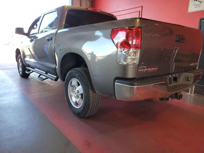 Toyota Tundra Crew Cab Extra Short Bed, снимка 3 - Автомобили и джипове - 47691928