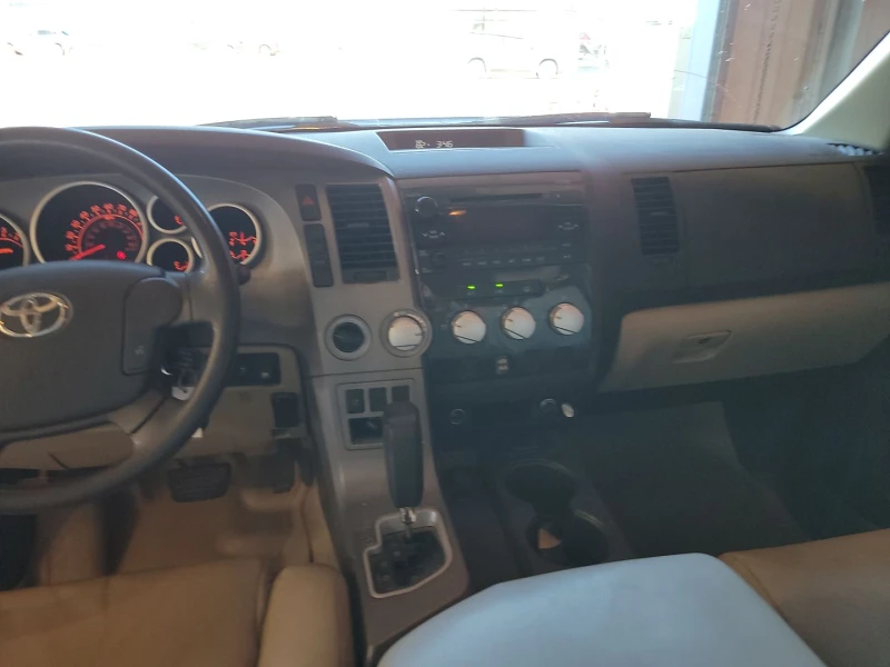 Toyota Tundra Crew Cab Extra Short Bed, снимка 6 - Автомобили и джипове - 47691928