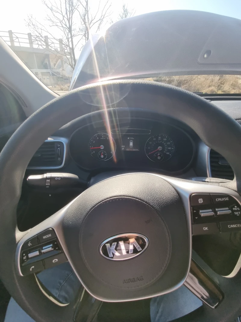 Kia Sorento V6 3.3 6+ 1 Като нова, снимка 11 - Автомобили и джипове - 49399100