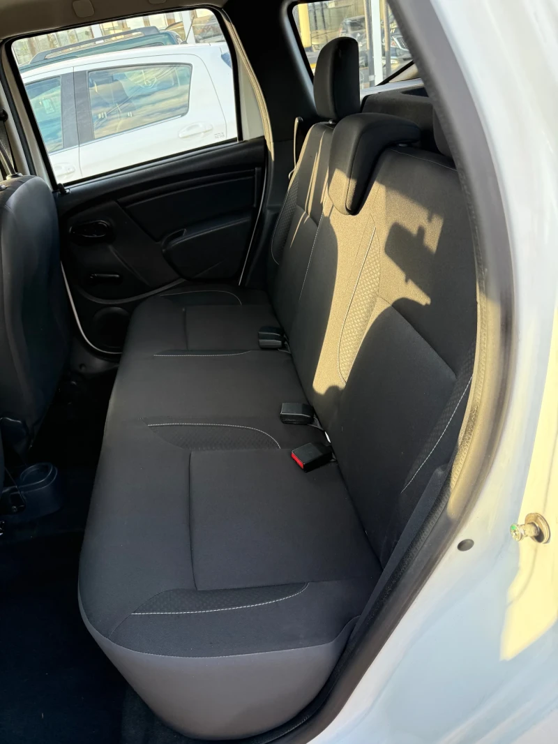 Dacia Duster 1.5DCI EURO 6B, снимка 8 - Автомобили и джипове - 51693870