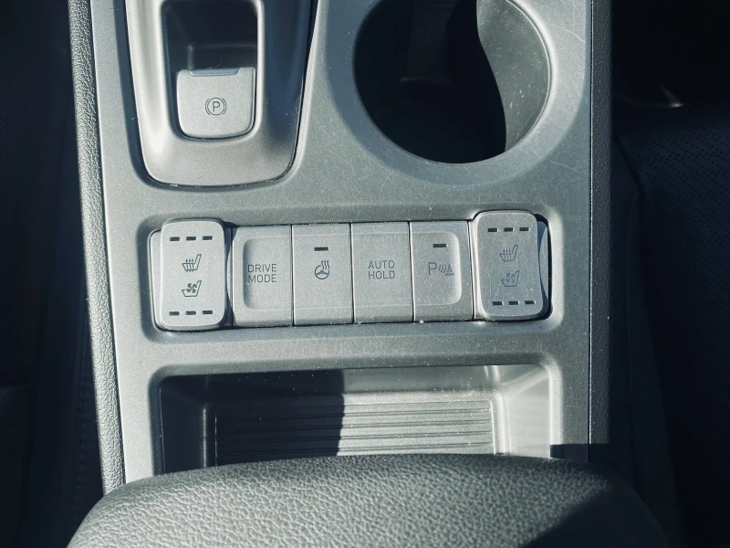Hyundai Kona 64 kWh Premium / Термопомпа, снимка 13 - Автомобили и джипове - 52264249