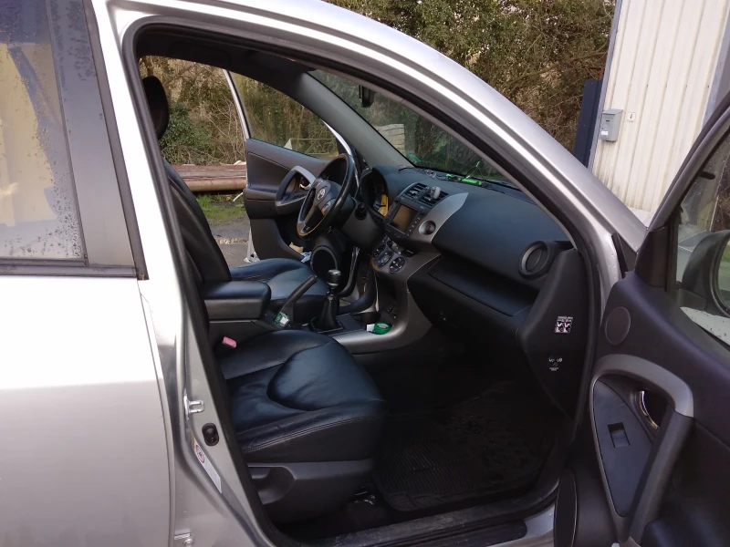 Toyota Rav4, снимка 10 - Автомобили и джипове - 52276590