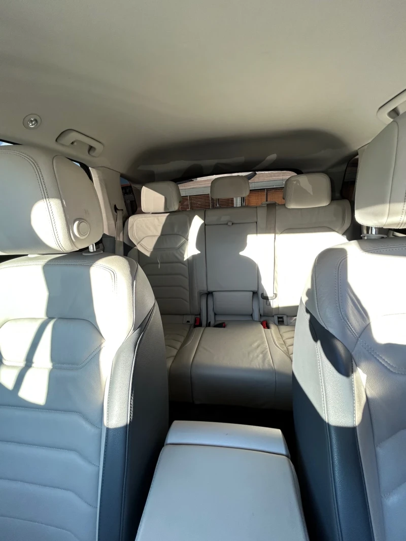 VW Touareg, снимка 9 - Автомобили и джипове - 52820096