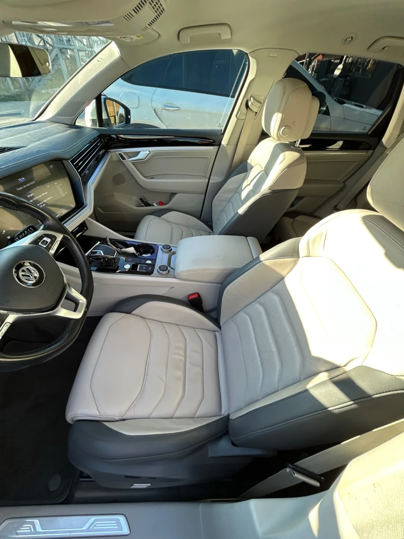 VW Touareg, снимка 8 - Автомобили и джипове - 52820096