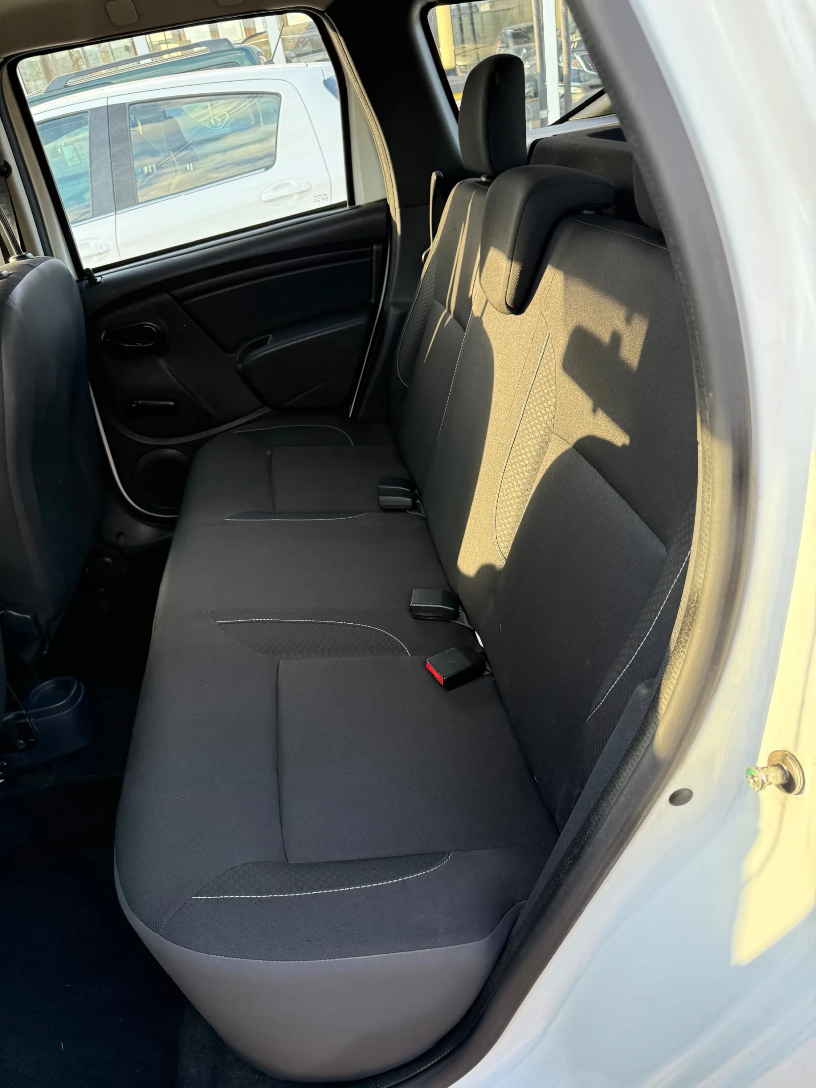 Dacia Duster 1.5DCI EURO 6B - изображение 8