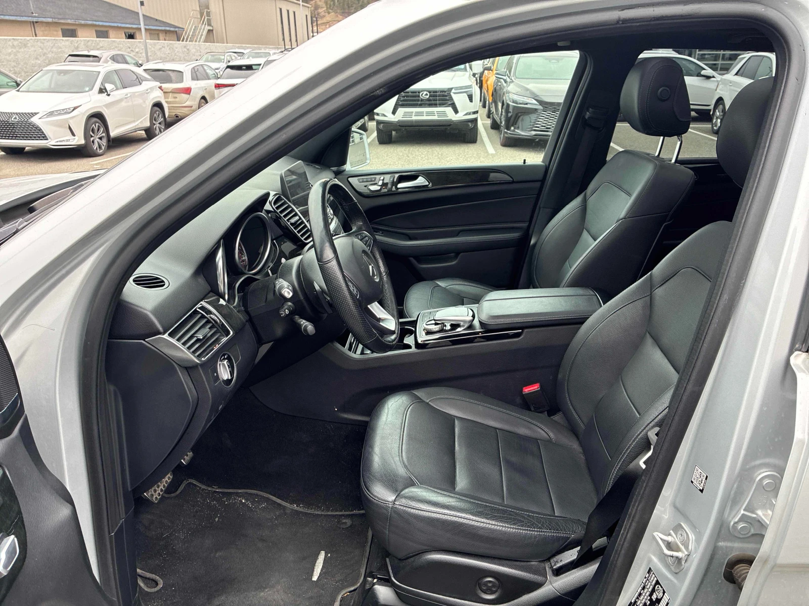 Mercedes-Benz GLE 400 4MATIC* HARMAN/KARDON* * 360КАМЕРИ* , снимка 6 - Автомобили и джипове - 53810881