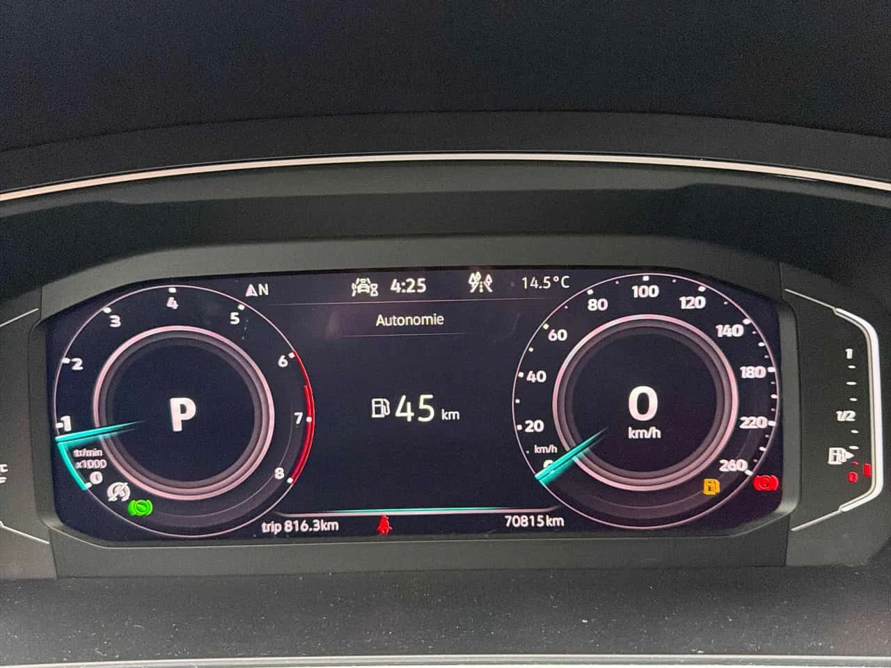 VW Tiguan  | R Line Black Edition | 2.0L | LED | КОЖА | , снимка 8 - Автомобили и джипове - 54367724