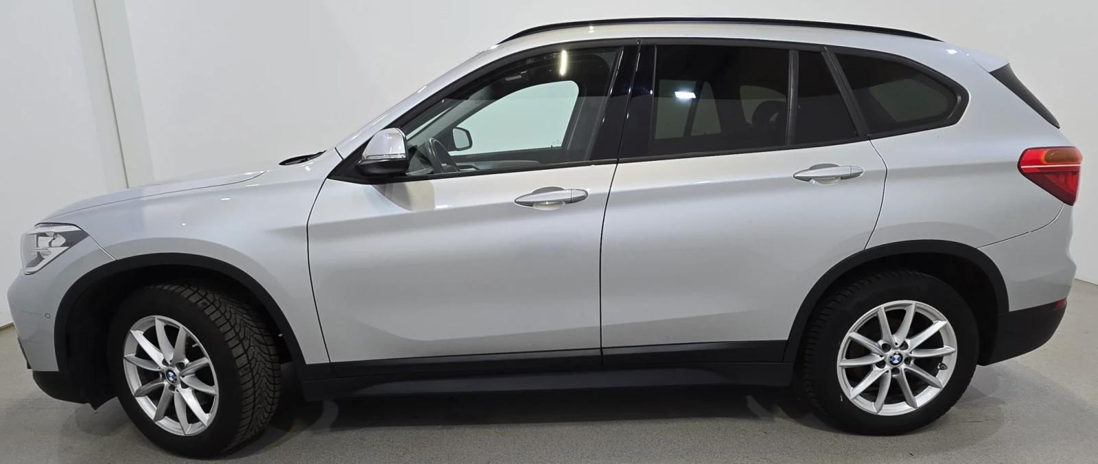BMW X1 sDrive16d (B37), снимка 2 - Автомобили и джипове - 54398793