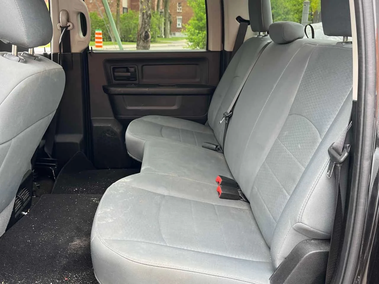 Dodge RAM 1500 4WD Crew Cab 140.5" Express Ltd Avail, снимка 14 - Автомобили и джипове - 54609737