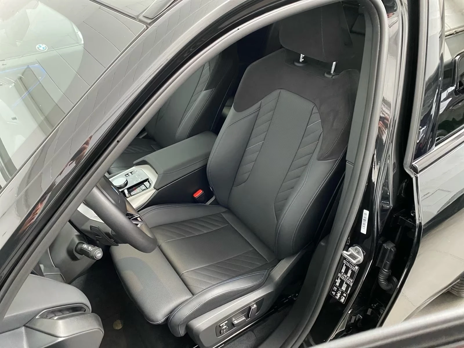 BMW X3 20d / xDrive / M-SPORT / HARMAN KARDON / 360 / HUD, снимка 7 - Автомобили и джипове - 54749395