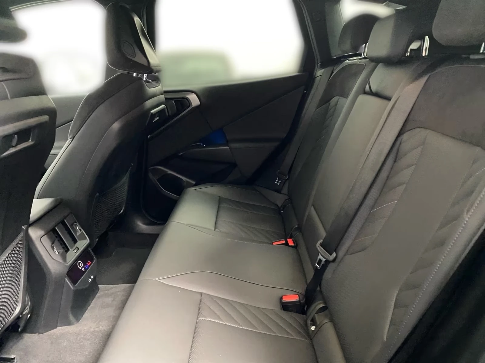 BMW X3 20d / xDrive / M-SPORT / HARMAN KARDON / 360 / HUD, снимка 13 - Автомобили и джипове - 54749395