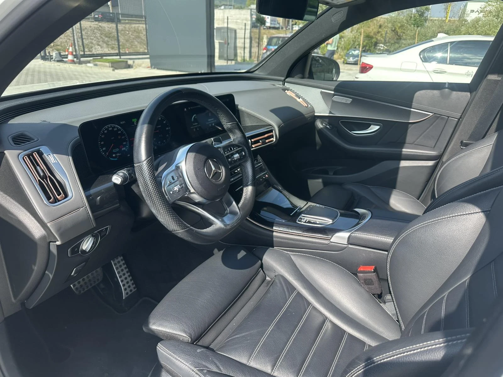 Mercedes-Benz EQC 400 4Matic AMG Line = MGT Select 2 = , снимка 8 - Автомобили и джипове - 55735320