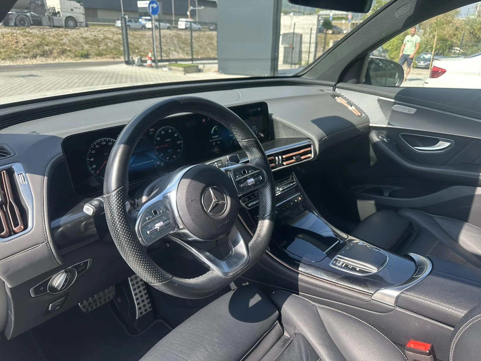 Mercedes-Benz EQC 400 4Matic AMG Line = MGT Select 2 = , снимка 9 - Автомобили и джипове - 55735320