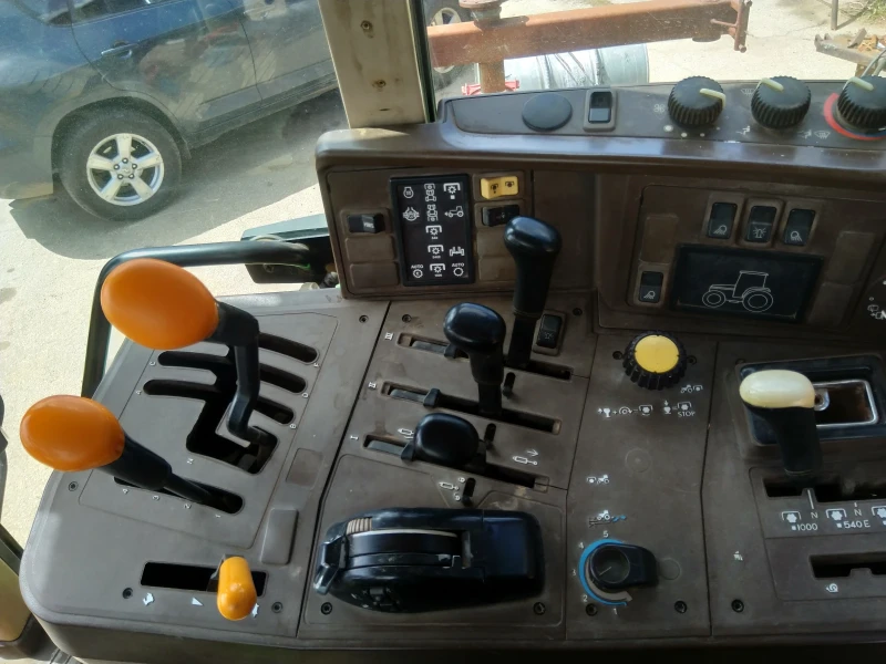 Трактор John Deere 6910, снимка 7 - Селскостопанска техника - 50594022