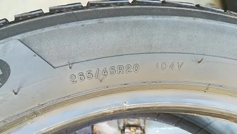 Гуми Зимни 295/40R20, снимка 13 - Гуми и джанти - 25601206