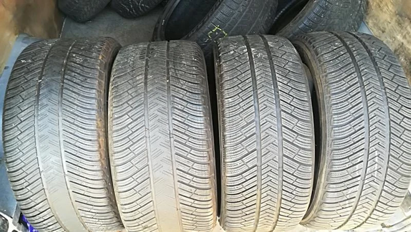 Гуми Зимни 295/40R20, снимка 1 - Гуми и джанти - 25601206