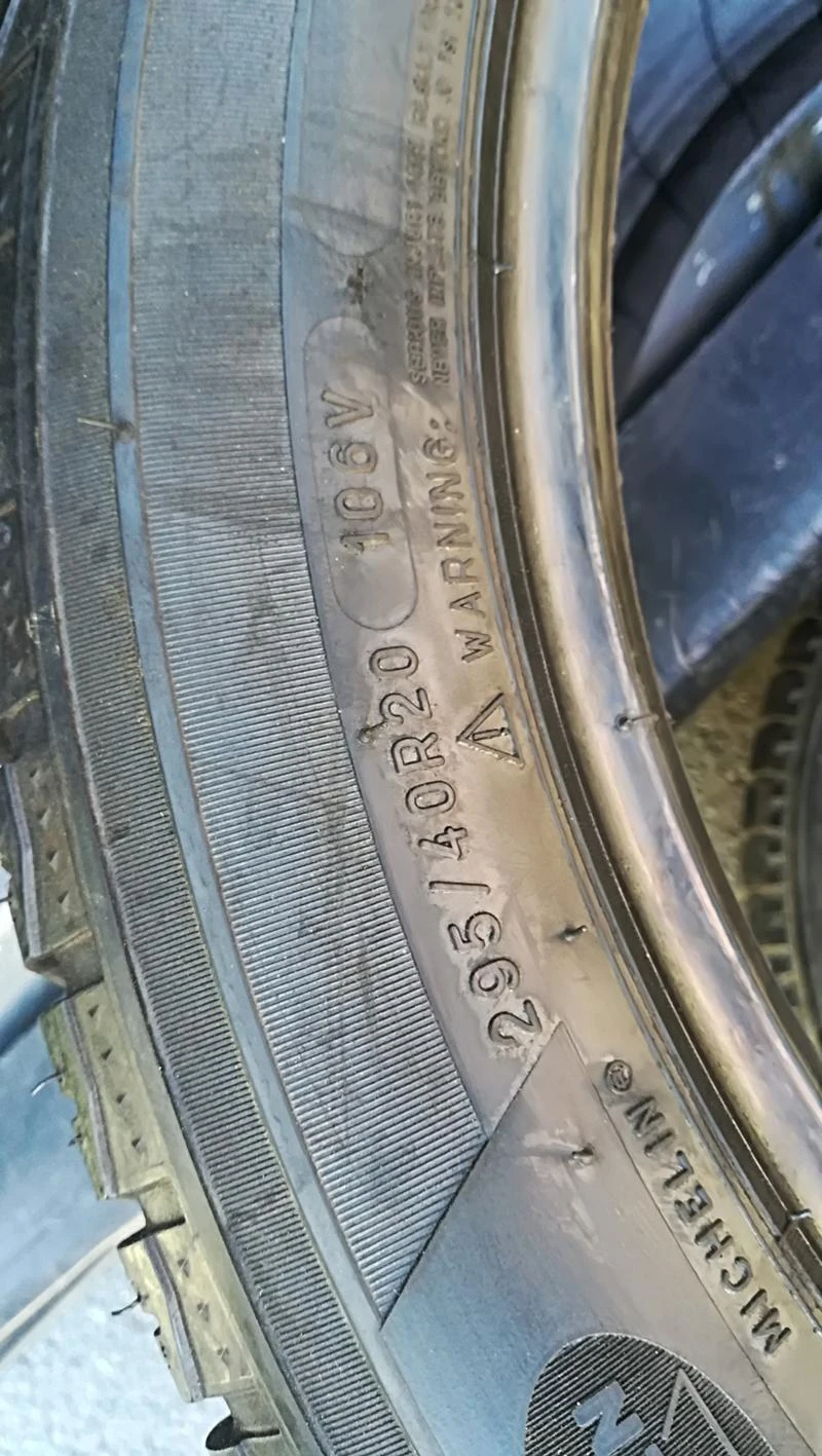 Гуми Зимни 295/40R20, снимка 8 - Гуми и джанти - 25601206