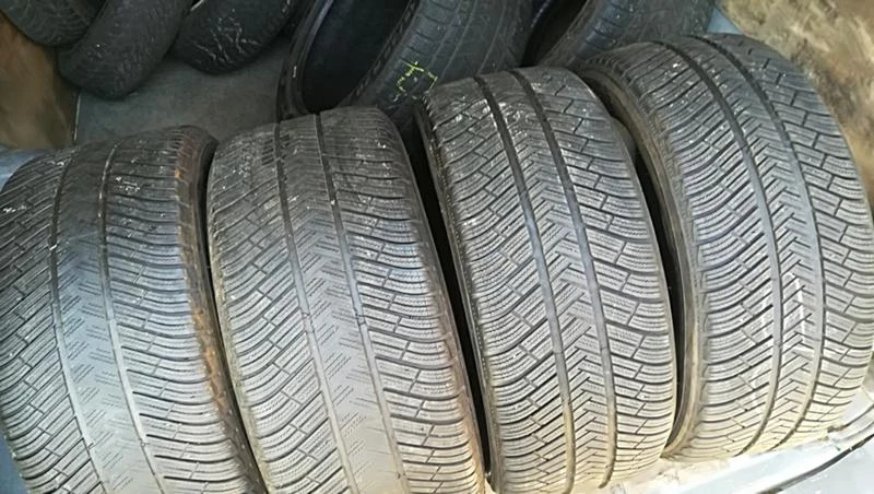 Гуми Зимни 295/40R20, снимка 2 - Гуми и джанти - 25601206