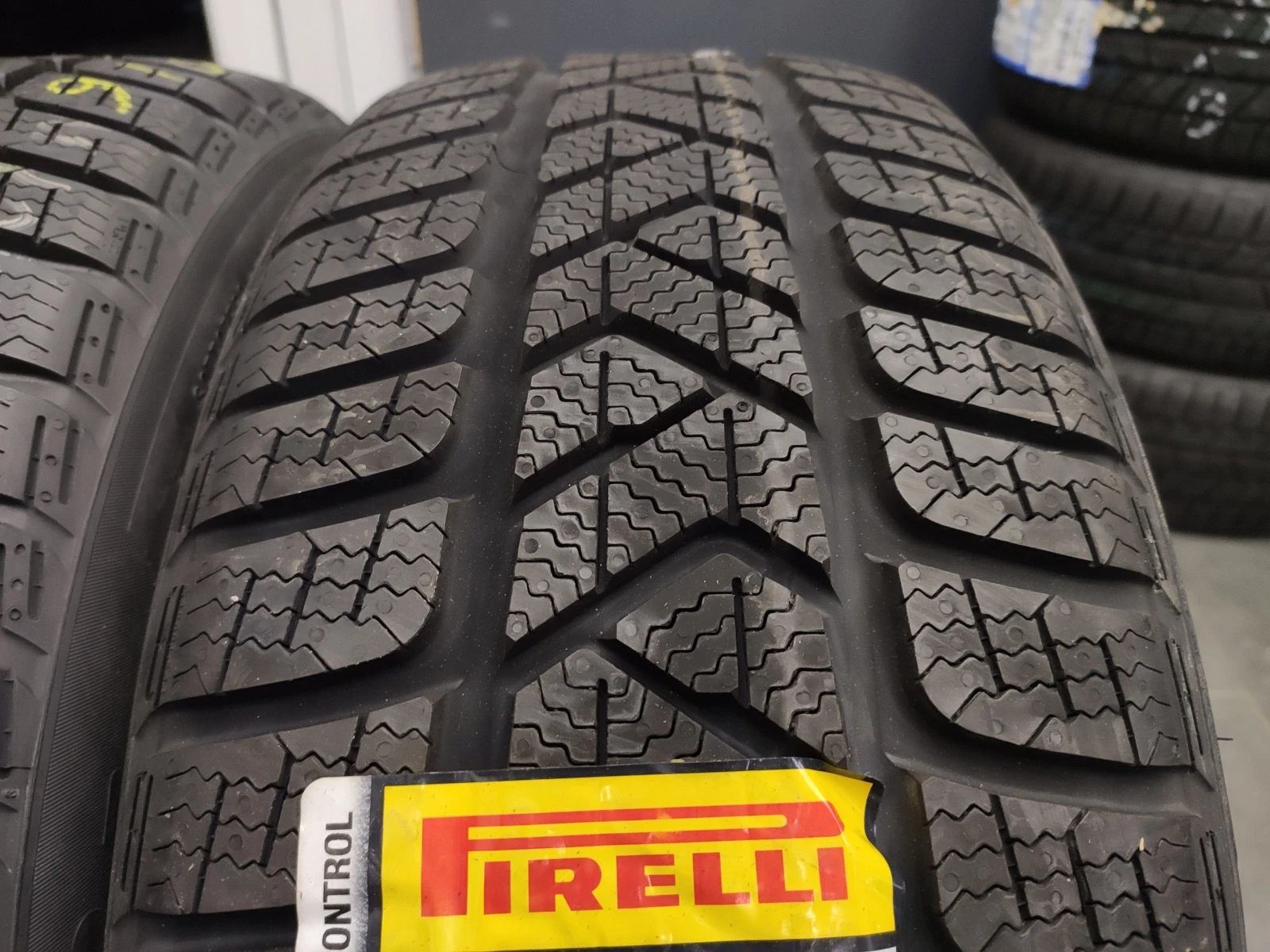  215/55R17 | Mobile.bg   3