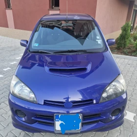  Daihatsu Yrv