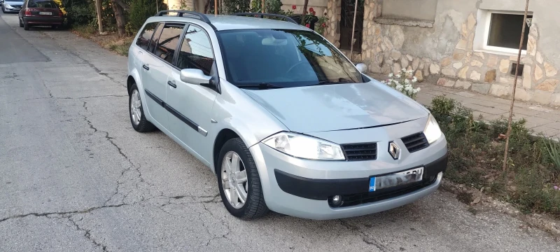 Renault Megane, снимка 1 - Автомобили и джипове - 47346601