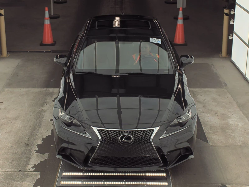 Lexus IS 200 T БЕЗ ЩЕТА/ПРОВЕРЕН АВТОМОБИЛ, снимка 2 - Автомобили и джипове - 48722790