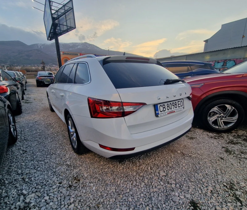 Skoda Superb 2.0TDI АВТОМАТИК НАВИГАЦИЯ, снимка 2 - Автомобили и джипове - 49488698