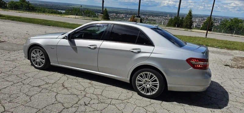 Mercedes-Benz E 220 E220, снимка 3 - Автомобили и джипове - 52080669