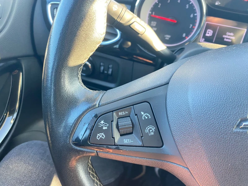 Opel Astra GS Line 1.2Turbo 110kc, снимка 6 - Автомобили и джипове - 52737602