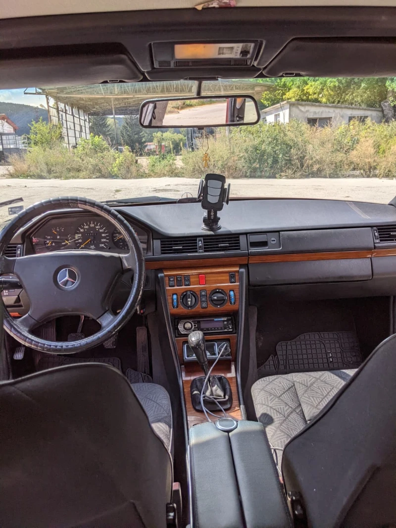 Mercedes-Benz 124 200 TE, снимка 7 - Автомобили и джипове - 52569772