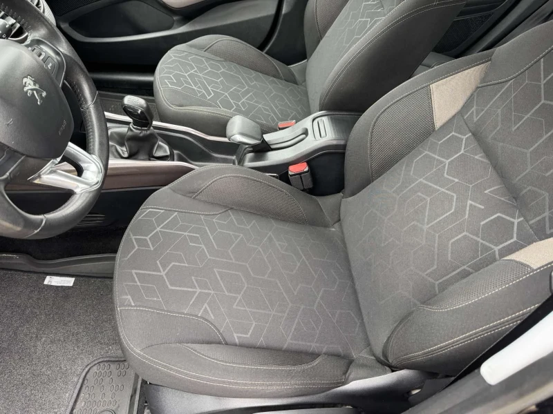 Peugeot 2008, снимка 9 - Автомобили и джипове - 52180214