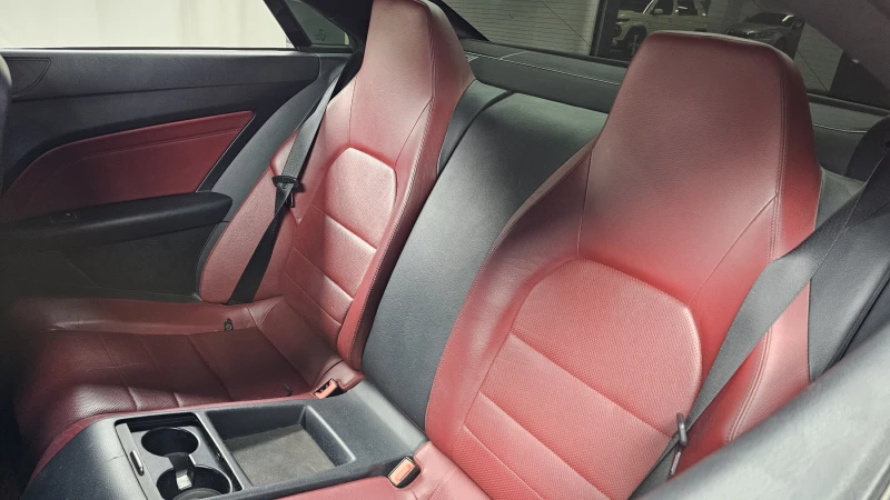 Mercedes-Benz E 200, снимка 11 - Автомобили и джипове - 52571903