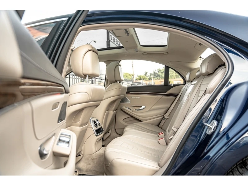 Mercedes-Benz S 550 АМГ* 4MATIC* Масаж* Панорама* Нави, снимка 10 - Автомобили и джипове - 52681284